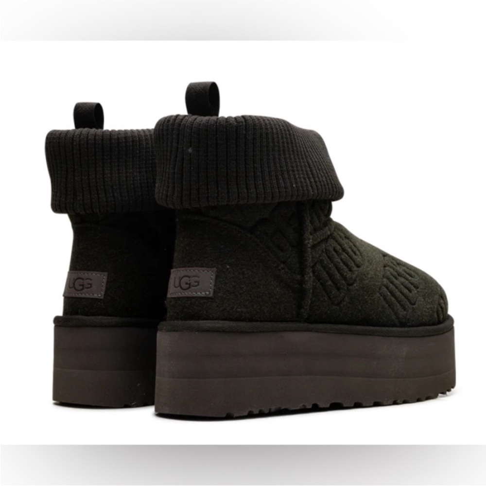 UGG Army Green Fleet Platform Boots